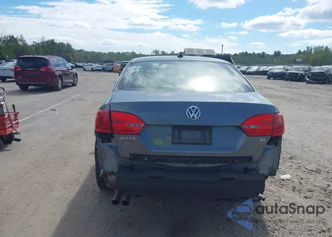 2014 Volkswagen Jetta 1.8T Se z USA, uszkodzony, nr VIN 3VWD17AJ8EM278130